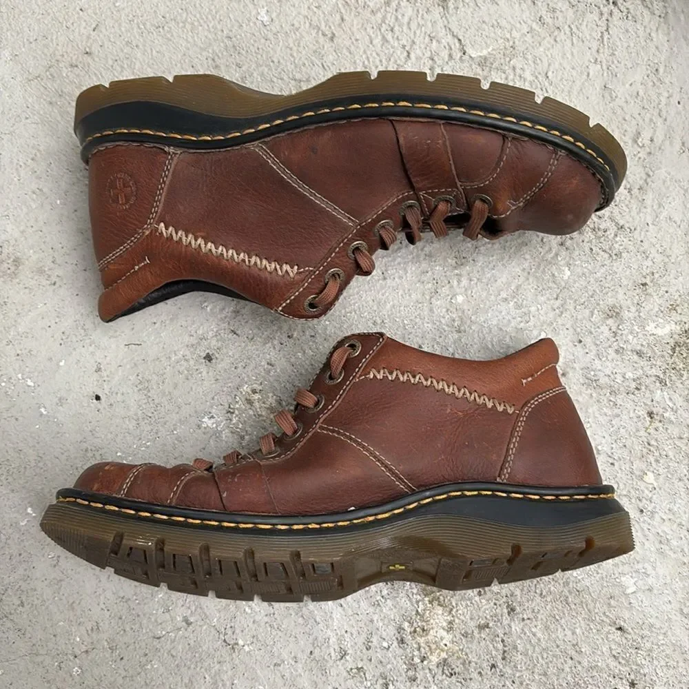 Dr Martens Leather lace ups